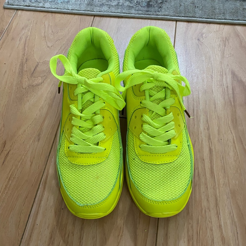 Women’s sneakers